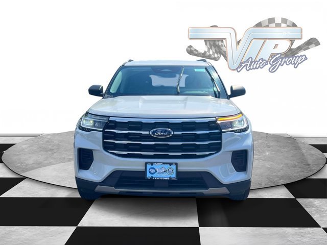 Used 2026 Ford Explorer Active AWD/4WD image 2
