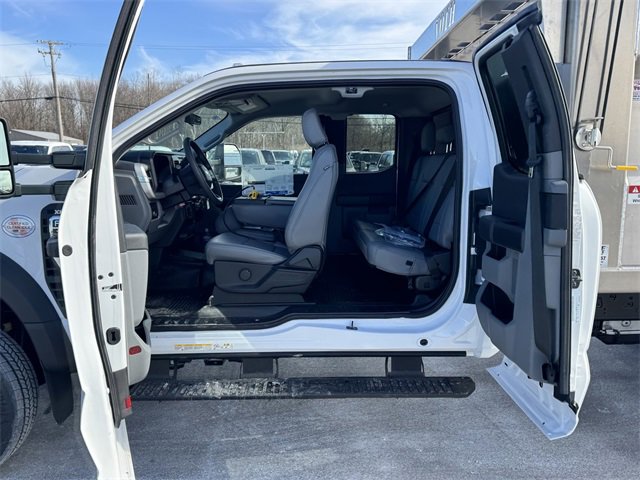 New 2025 Ford F550 4x4 SuperCab Super Duty image 20