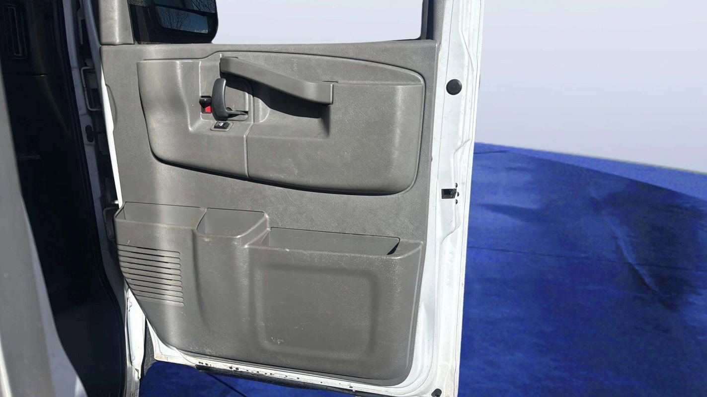 Used 2020 Chevrolet Express 3500 w/ Power Convenience Package image 14