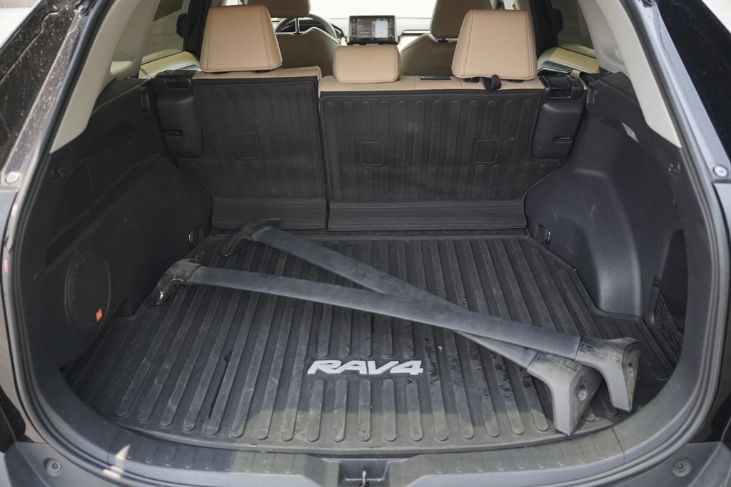Used 2021 Toyota RAV4 Limited AWD/4WD image 12