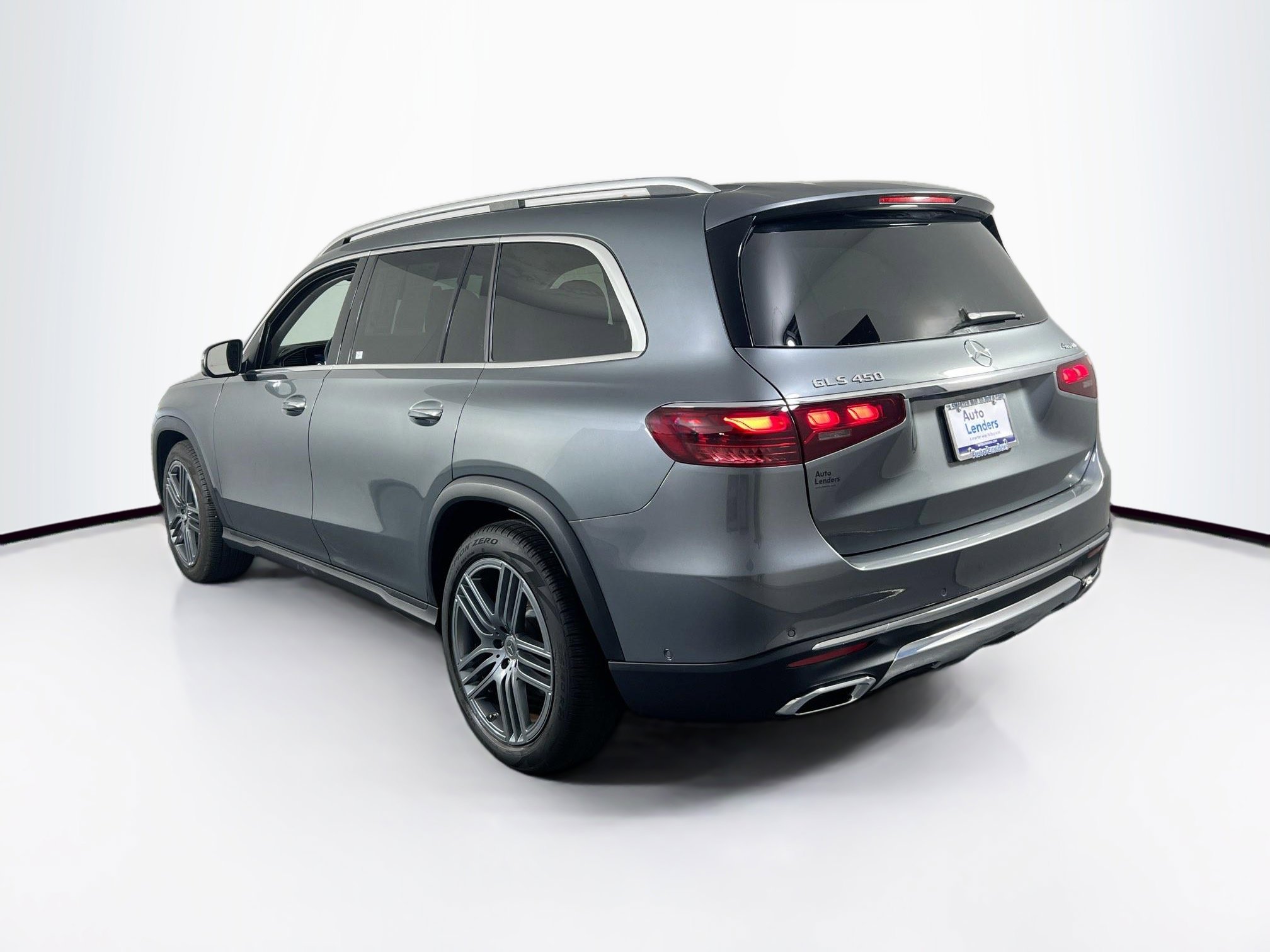 Used 2024 Mercedes-Benz GLS 450 4MATIC image 7