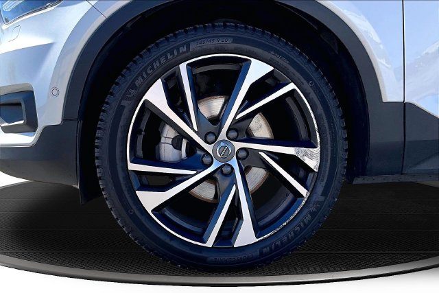 Used 2021 Volvo XC40 T5 R-Design w/ Advanced Package AWD/4WD image 34