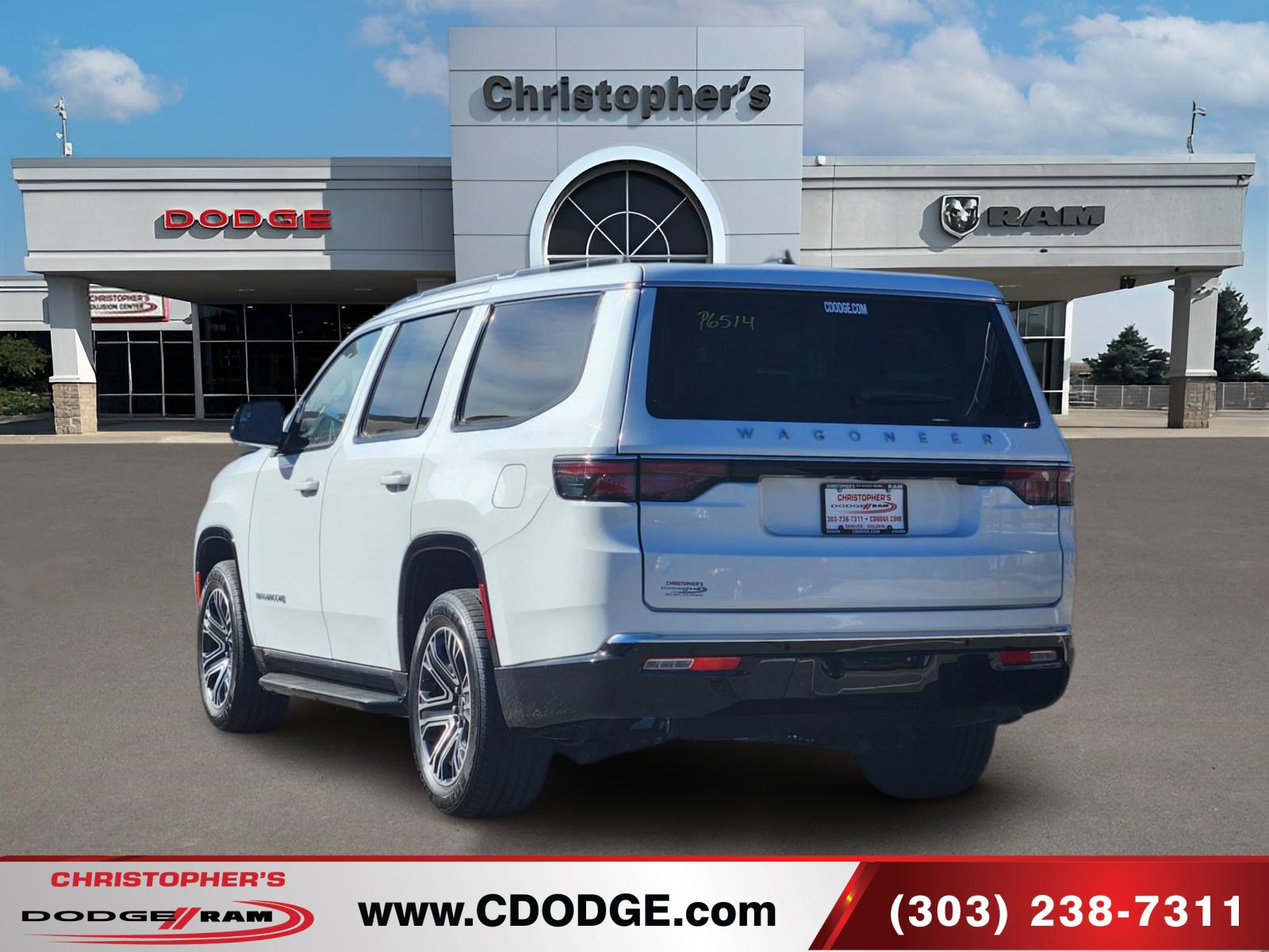 Used 2025 Jeep Wagoneer 4WD image 5