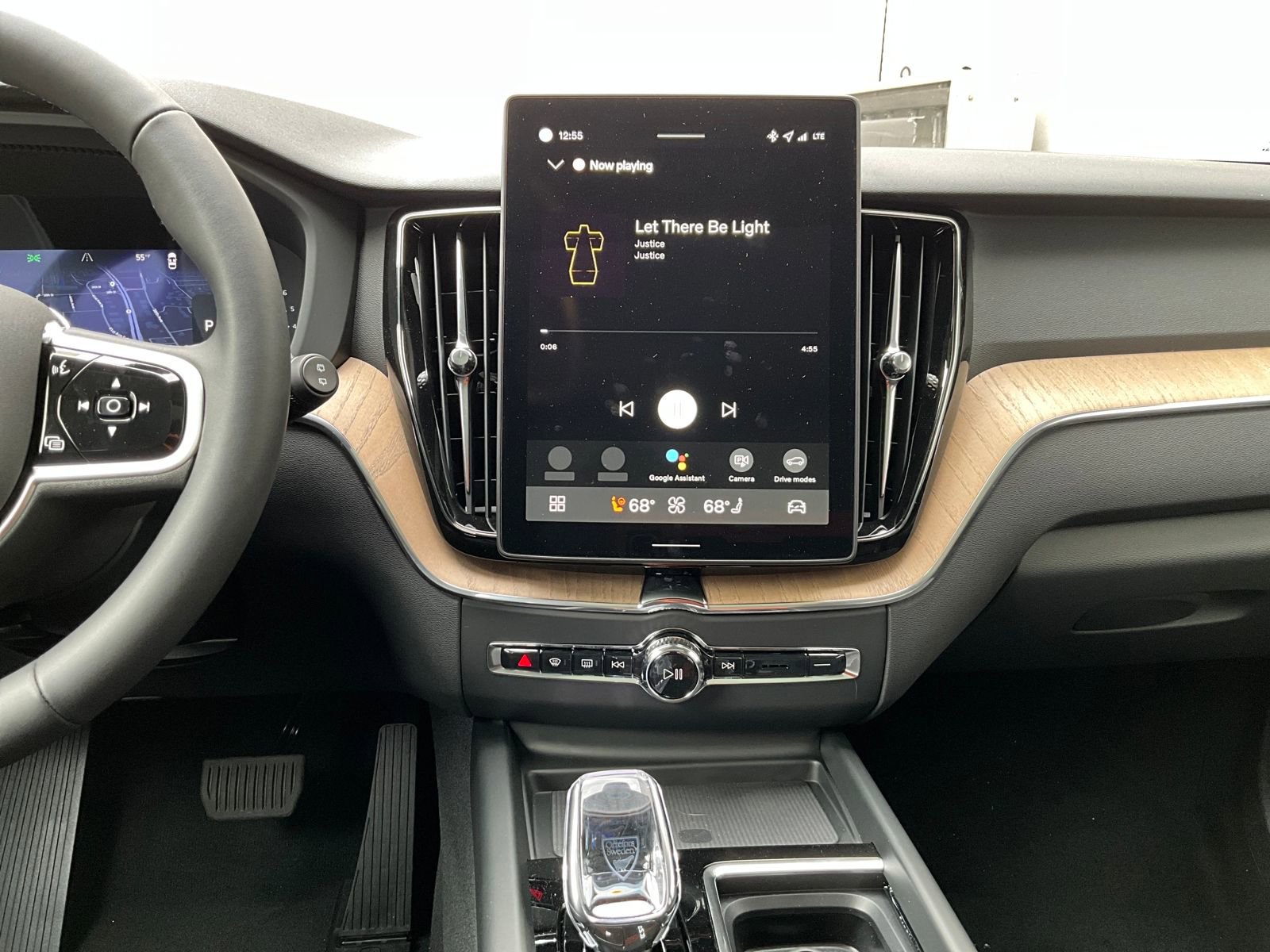 New 2026 Volvo XC60 B5 Plus w/ Protection Package Premier image 17