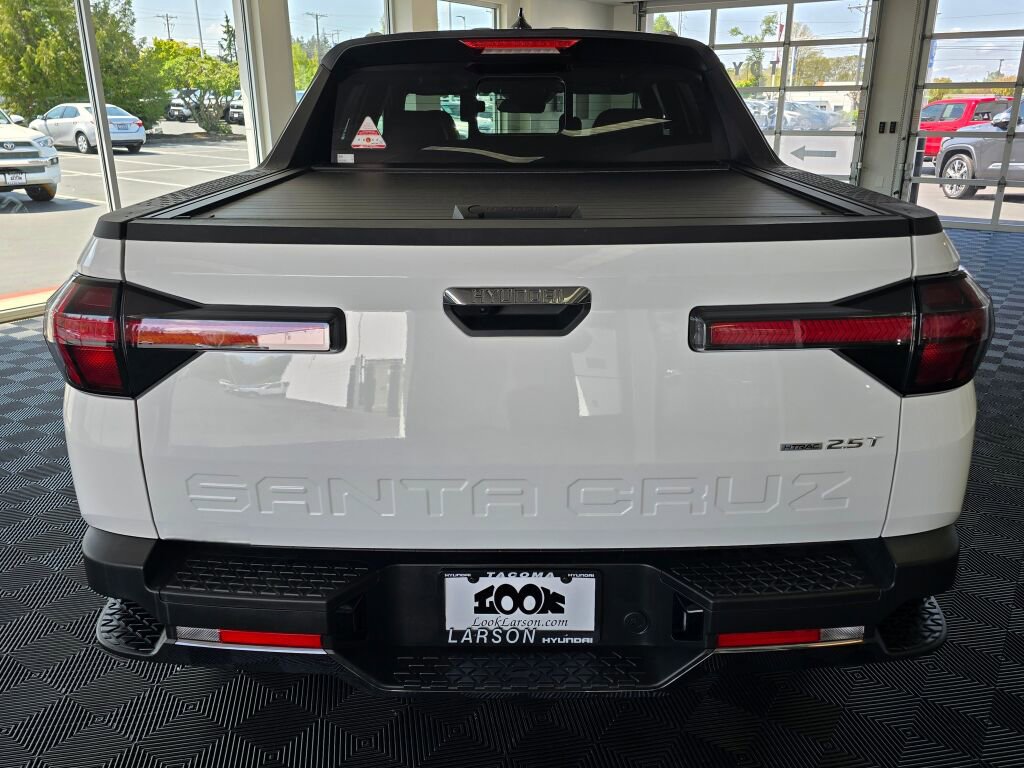 Used 2025 Hyundai Santa Cruz Limited AWD/4WD image 4