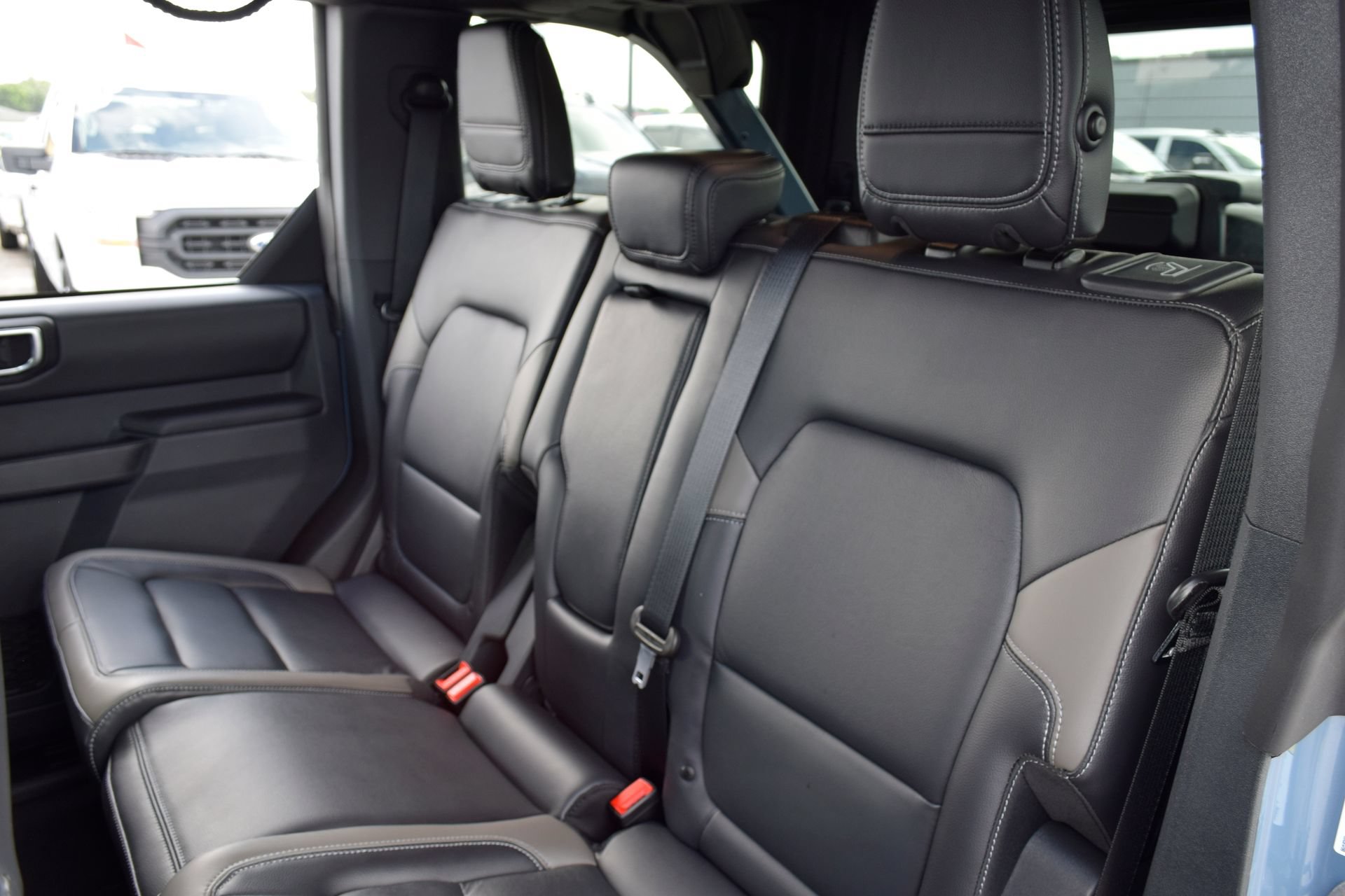 Used 2025 Ford Bronco Outer Banks AWD/4WD image 18