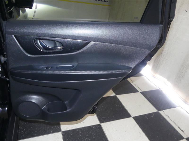 Used 2015 Nissan Rogue SL w/ SL Premium Package AWD/4WD image 28