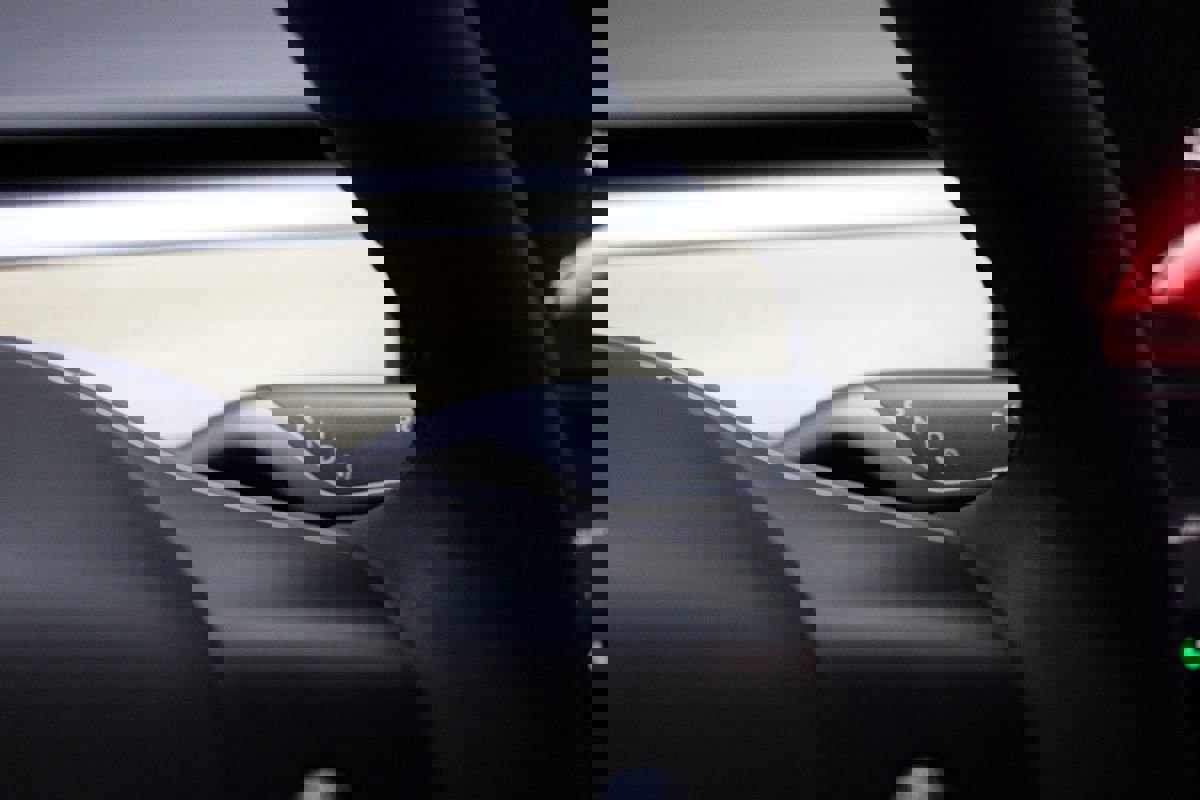 Used 2023 Tesla Model Y Performance image 37