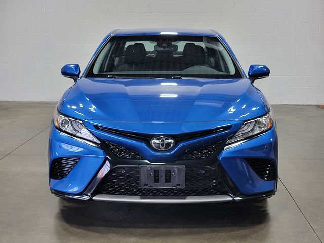 Used 2018 Toyota Camry XSE FWD image 3