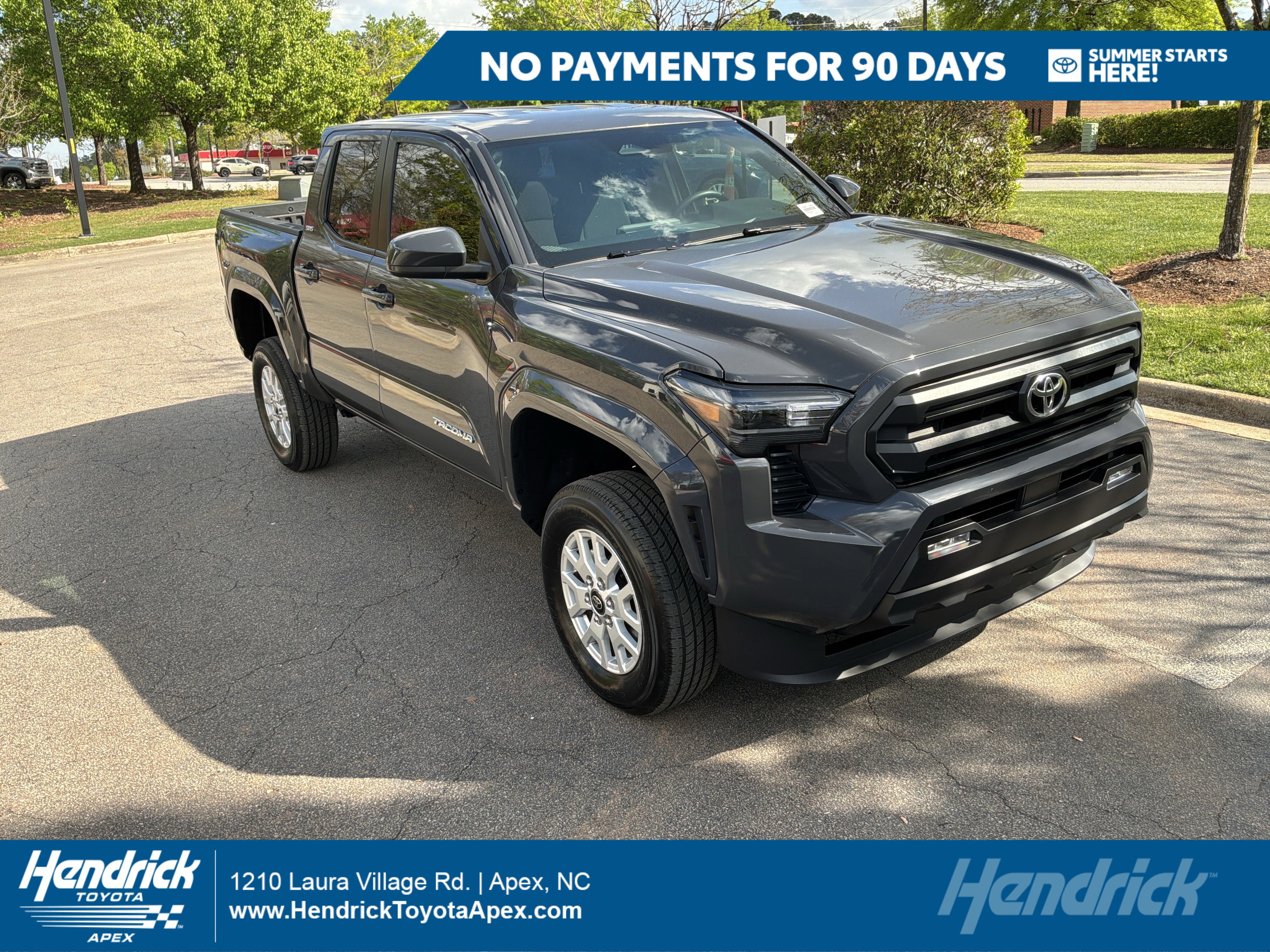 Used 2025 Toyota Tacoma SR5 AWD/4WD image 1