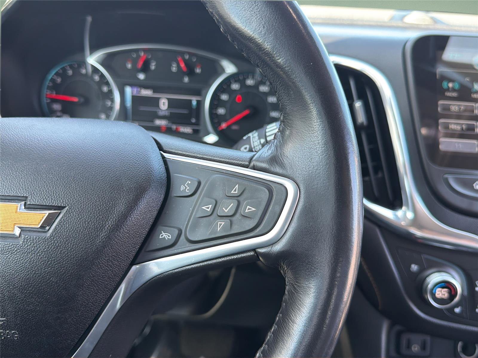 Used 2018 Chevrolet Equinox Premier AWD/4WD image 17