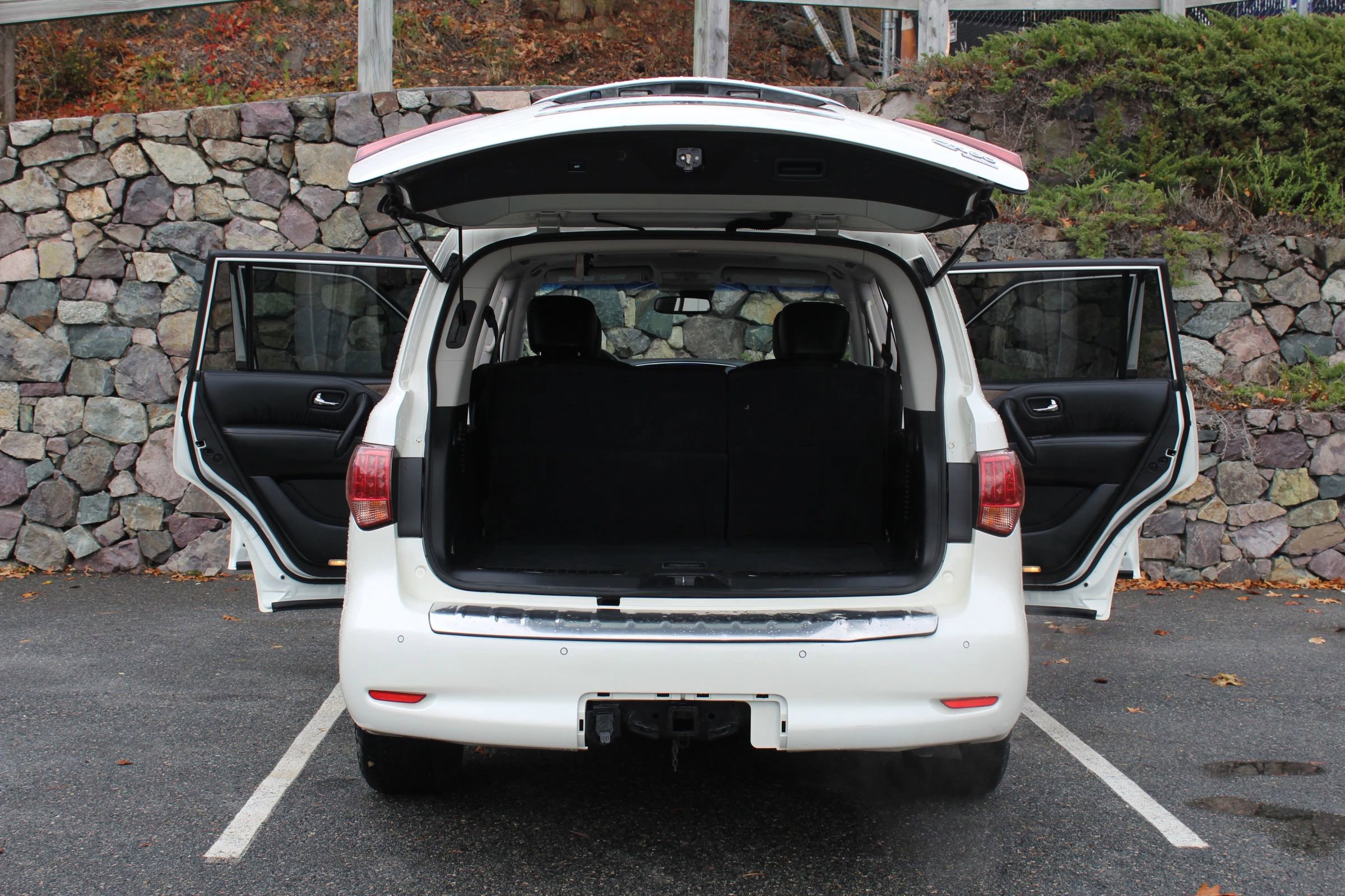 Used 2017 INFINITI QX80 4WD w/ Driver Assistance Package image 10