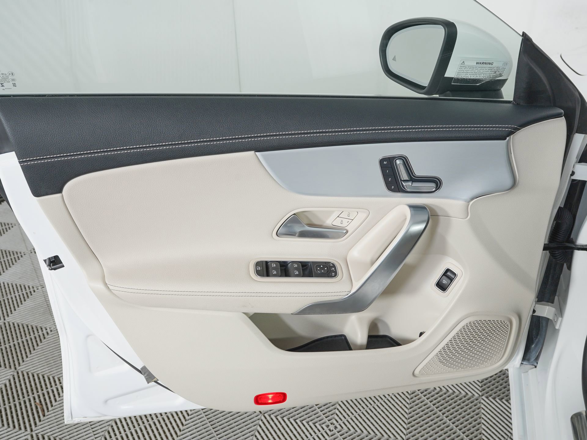 Used 2025 Mercedes-Benz CLA 250 image 14