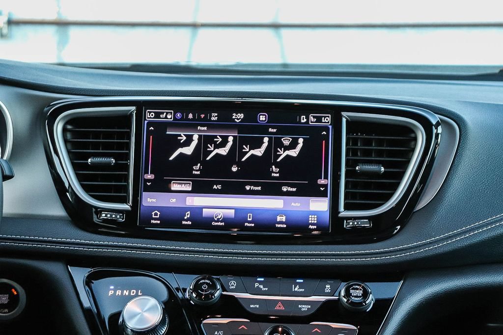 New 2027 Chrysler Pacifica Select FWD image 16