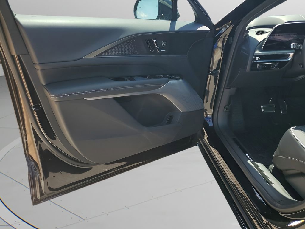 New 2026 Cadillac Lyriq V image 27