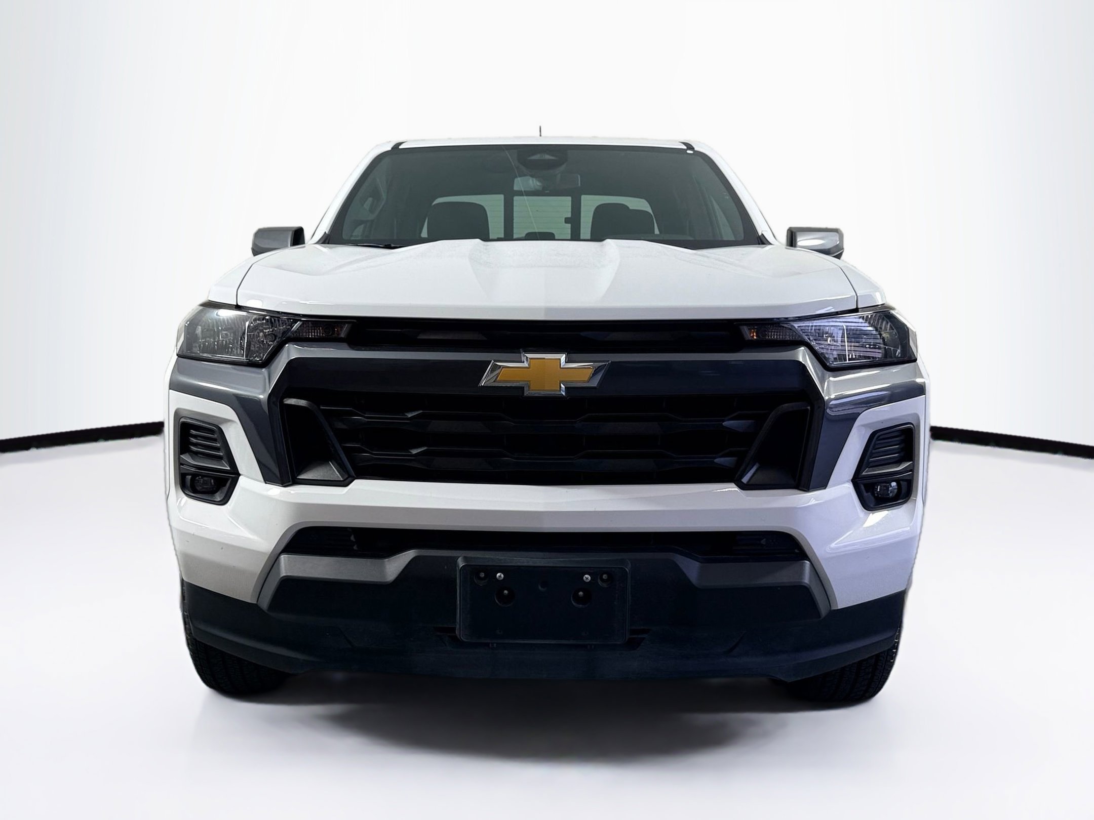 Used 2024 Chevrolet Colorado LT w/ LT Convenience Package image 2