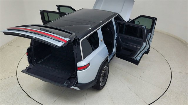 Used 2025 Rivian R1S Adventure image 88