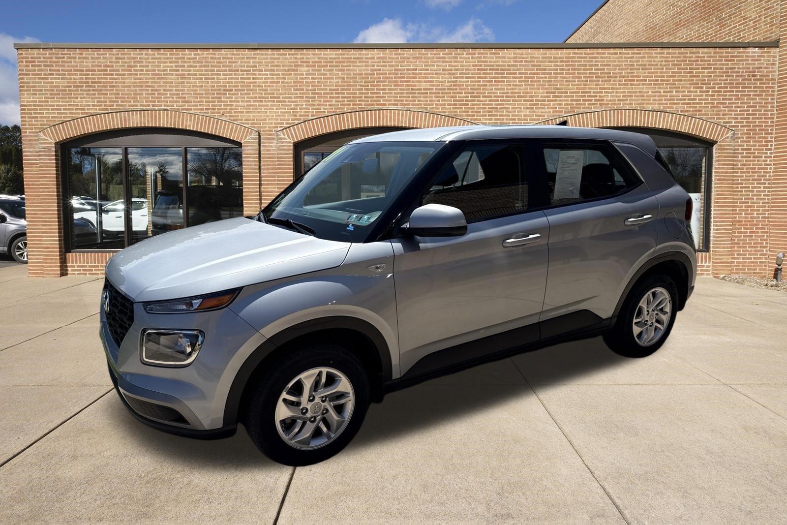 Used 2021 Hyundai Venue SE FWD image 8