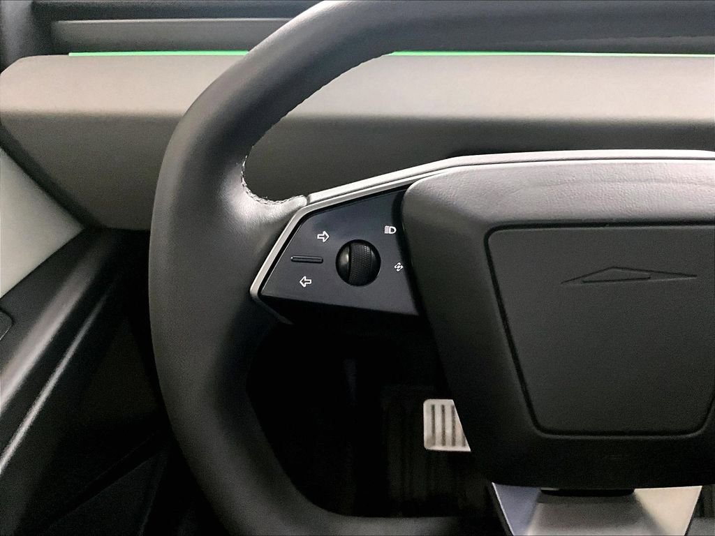 Used 2024 Tesla Cybertruck AWD Crew Cab image 23