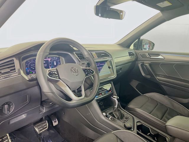 Used 2024 Volkswagen Tiguan SEL R-Line image 11