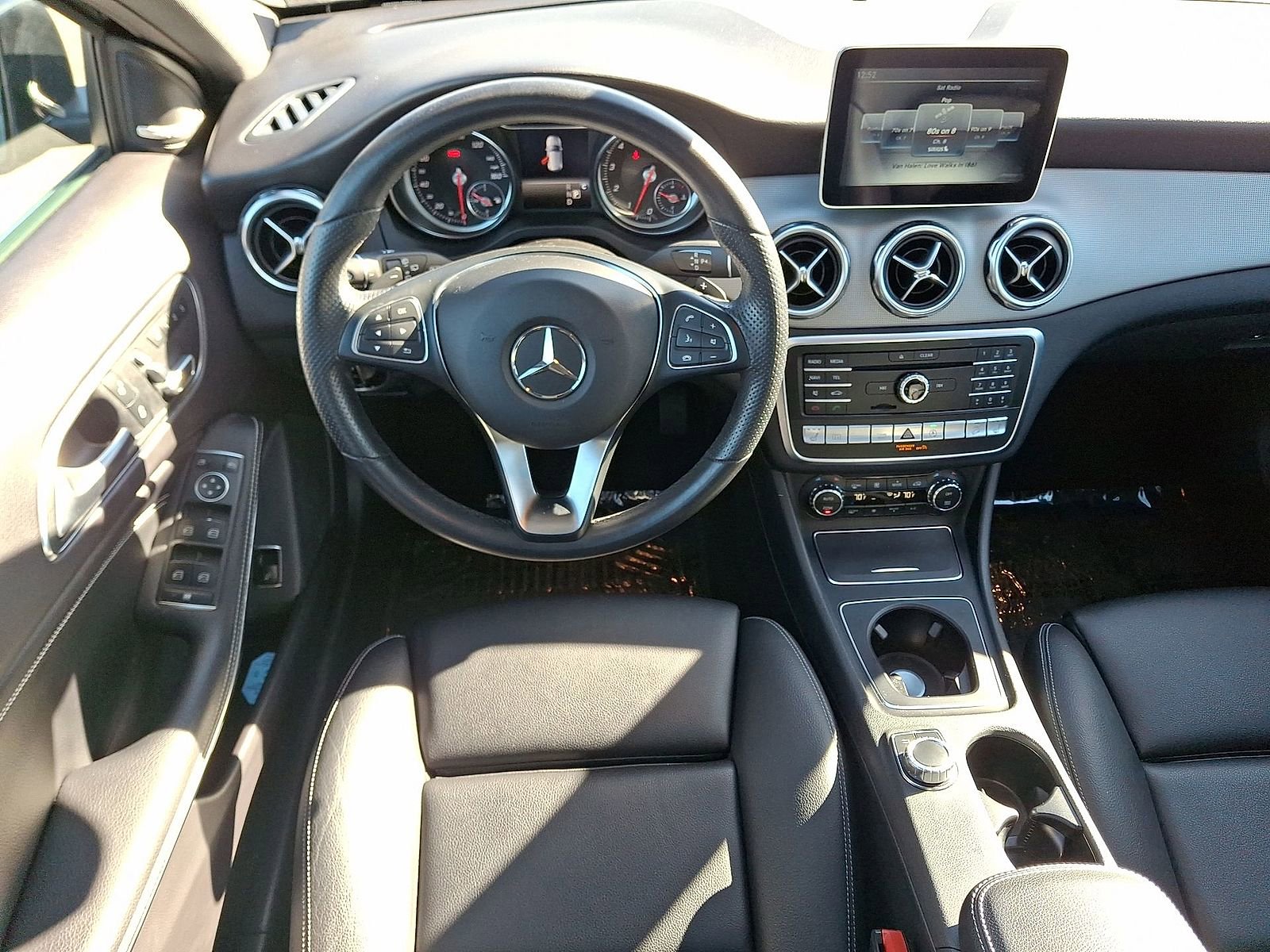 Used 2020 Mercedes-Benz GLA 250 4MATIC w/ Premium Package image 27