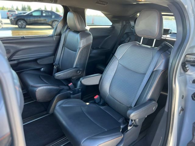 Used 2023 Toyota Sienna XSE image 14