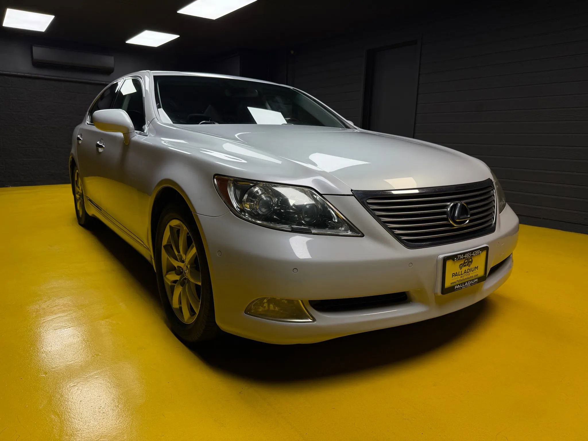 Used 2008 Lexus LS 460 image 3