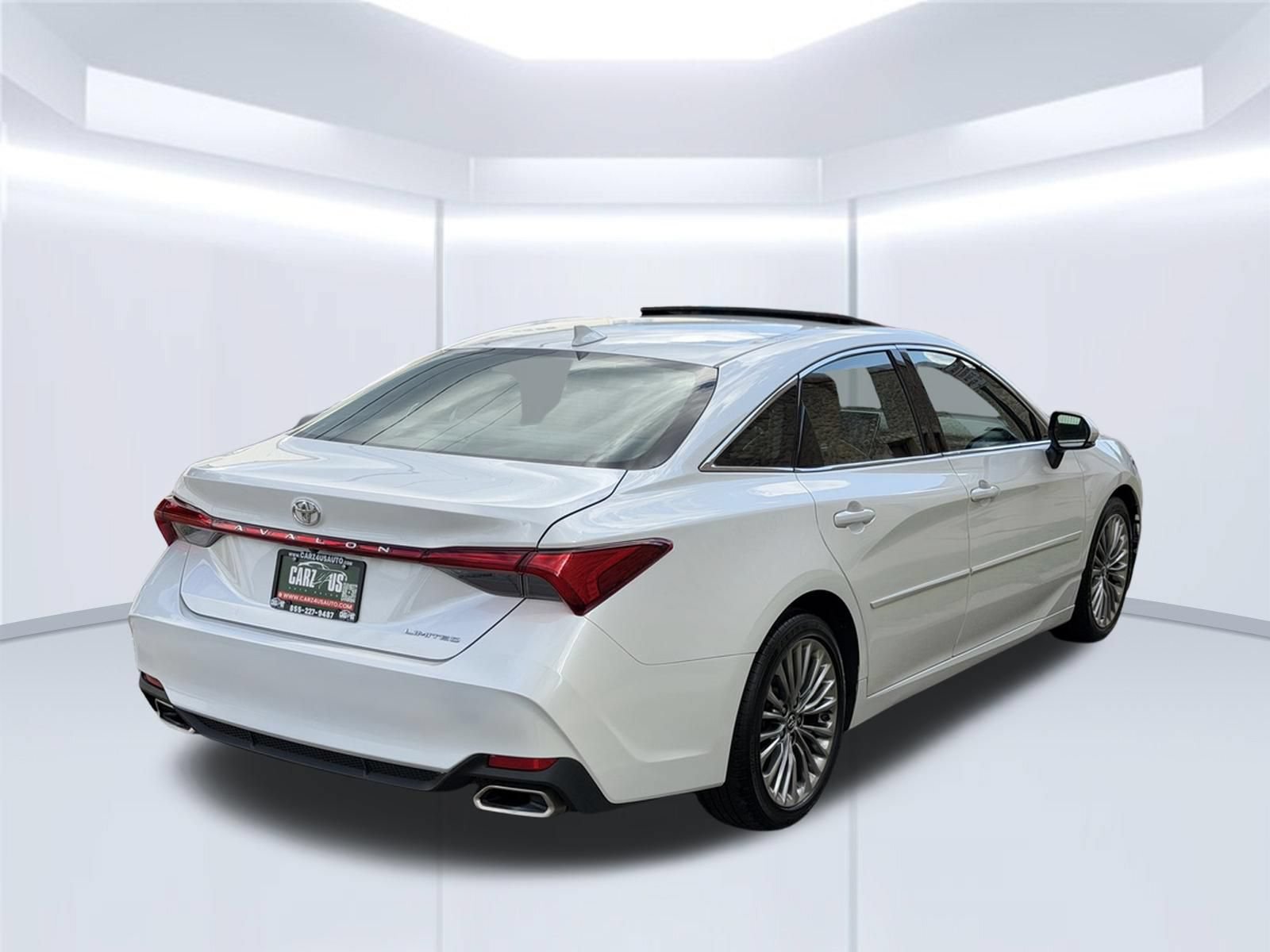 Used 2019 Toyota Avalon Limited w/ All Weather Liner Package FWD image 5