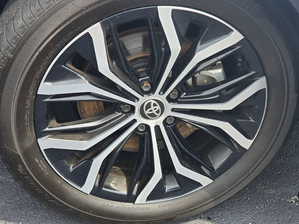 Used 2025 Toyota Crown Signia AWD/4WD image 10