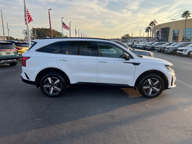 Certified 2022 Kia Sorento S image 4
