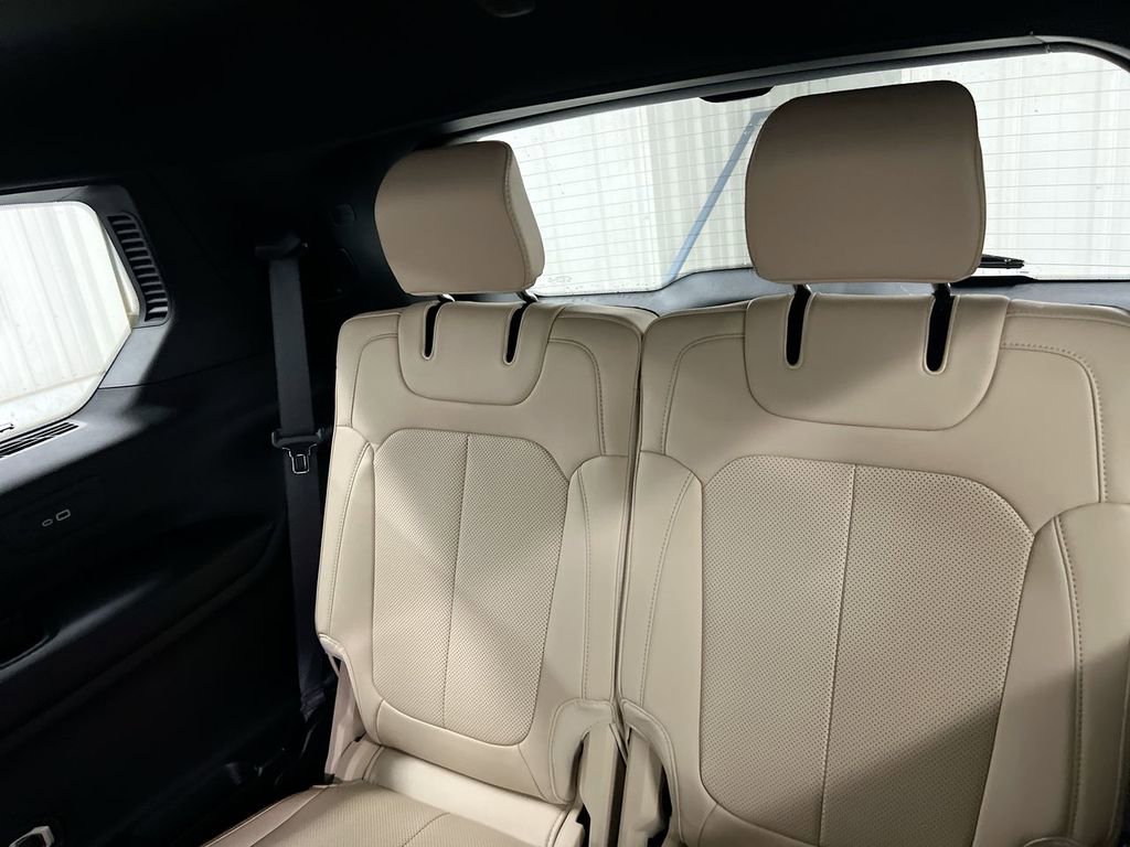 New 2025 Jeep Grand Cherokee L Limited w/ Luxury Tech Group II image 30