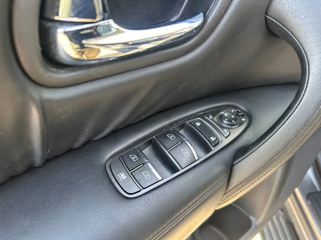 Used 2024 Nissan Armada SL AWD/4WD image 41