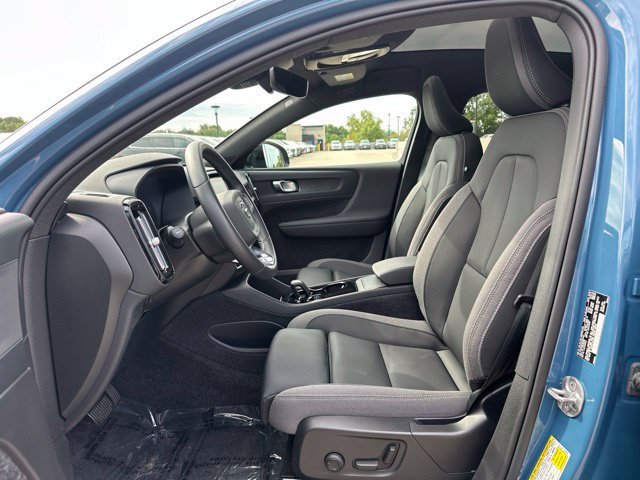Certified 2023 Volvo C40 Recharge Core AWD/4WD image 17