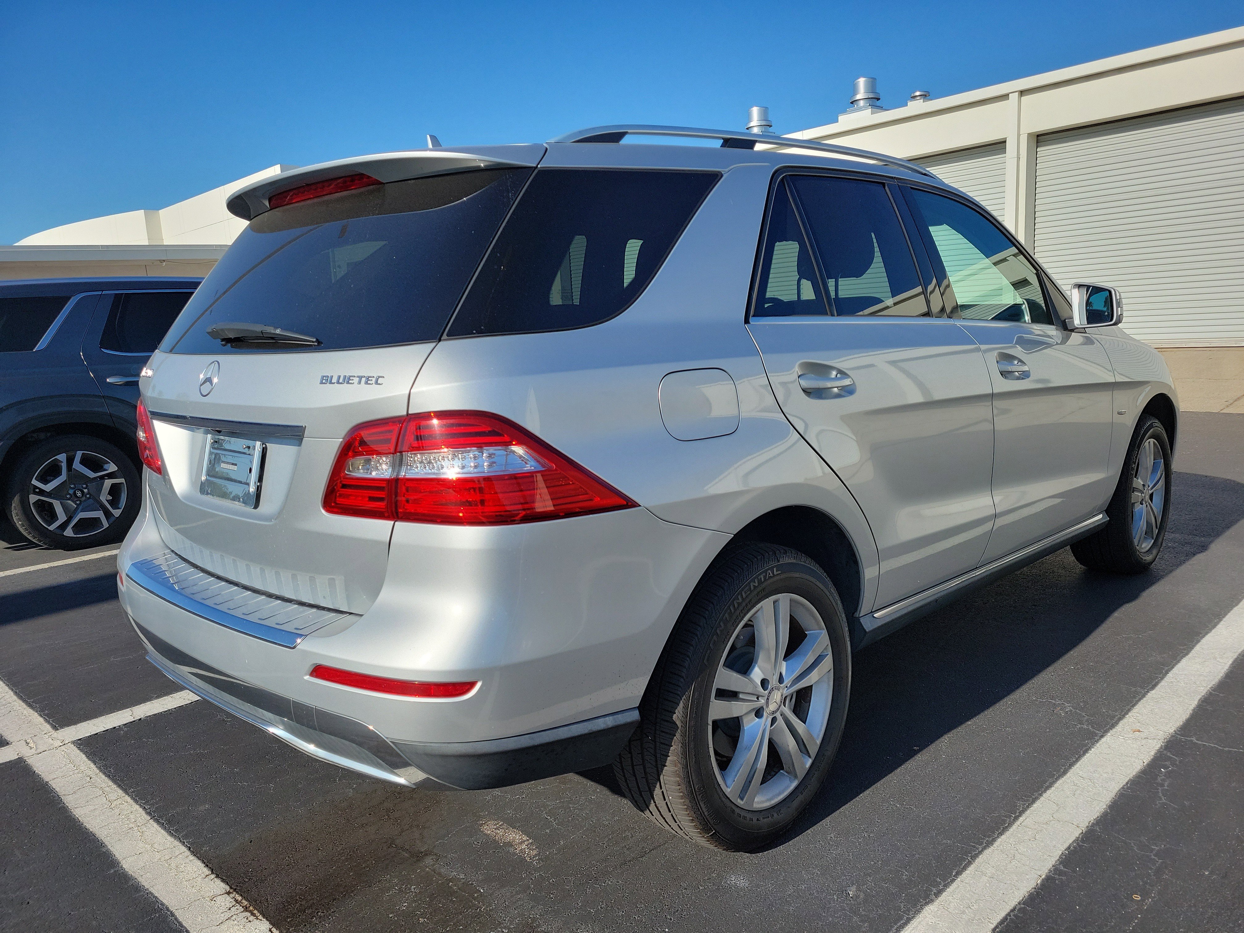 Used 2012 Mercedes-Benz ML 350 BlueTEC 4MATIC image 3