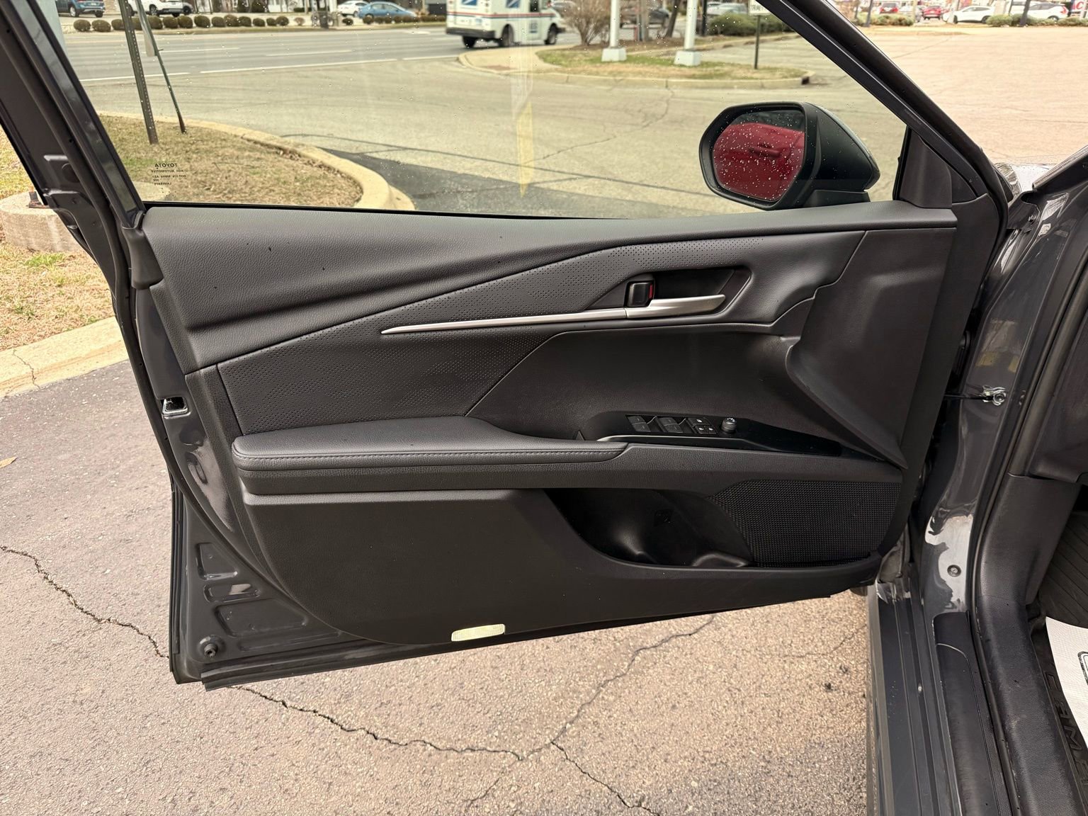 Used 2025 Toyota Camry XSE image 39