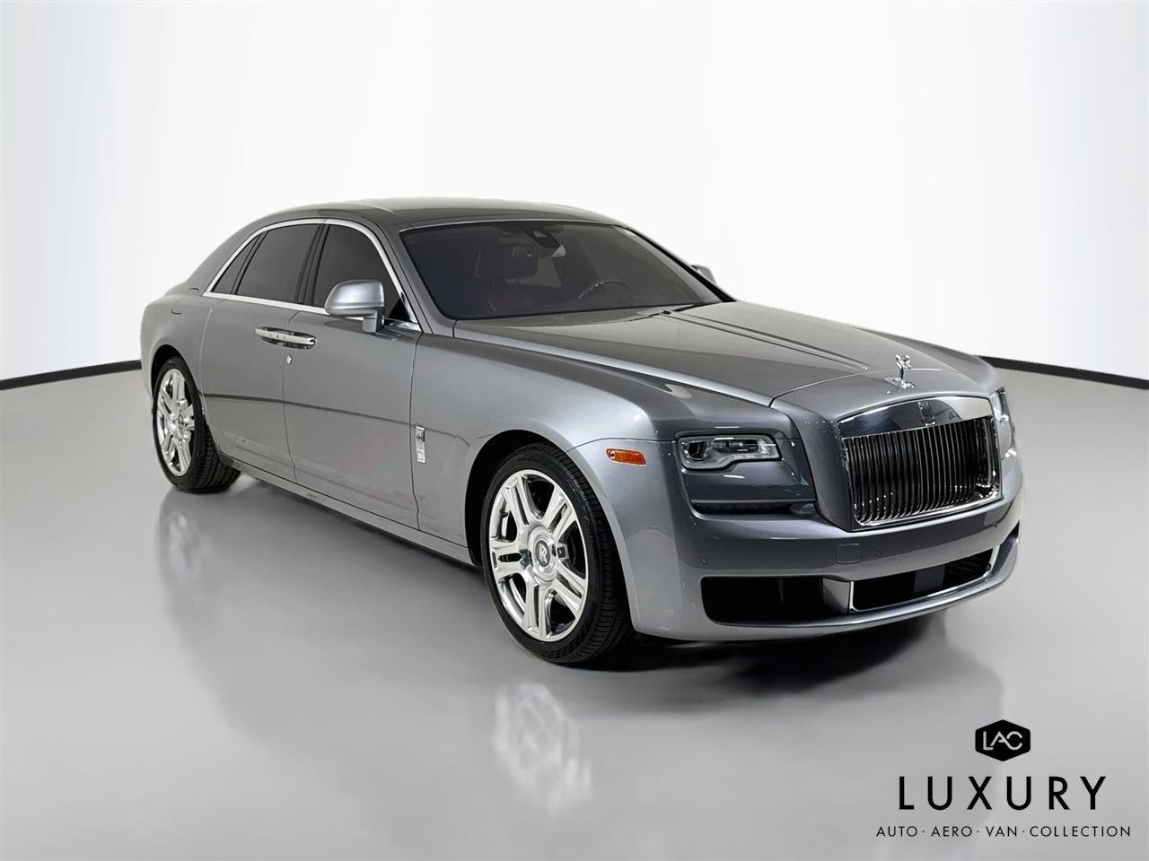Used 2019 Rolls-Royce Ghost RWD image 2