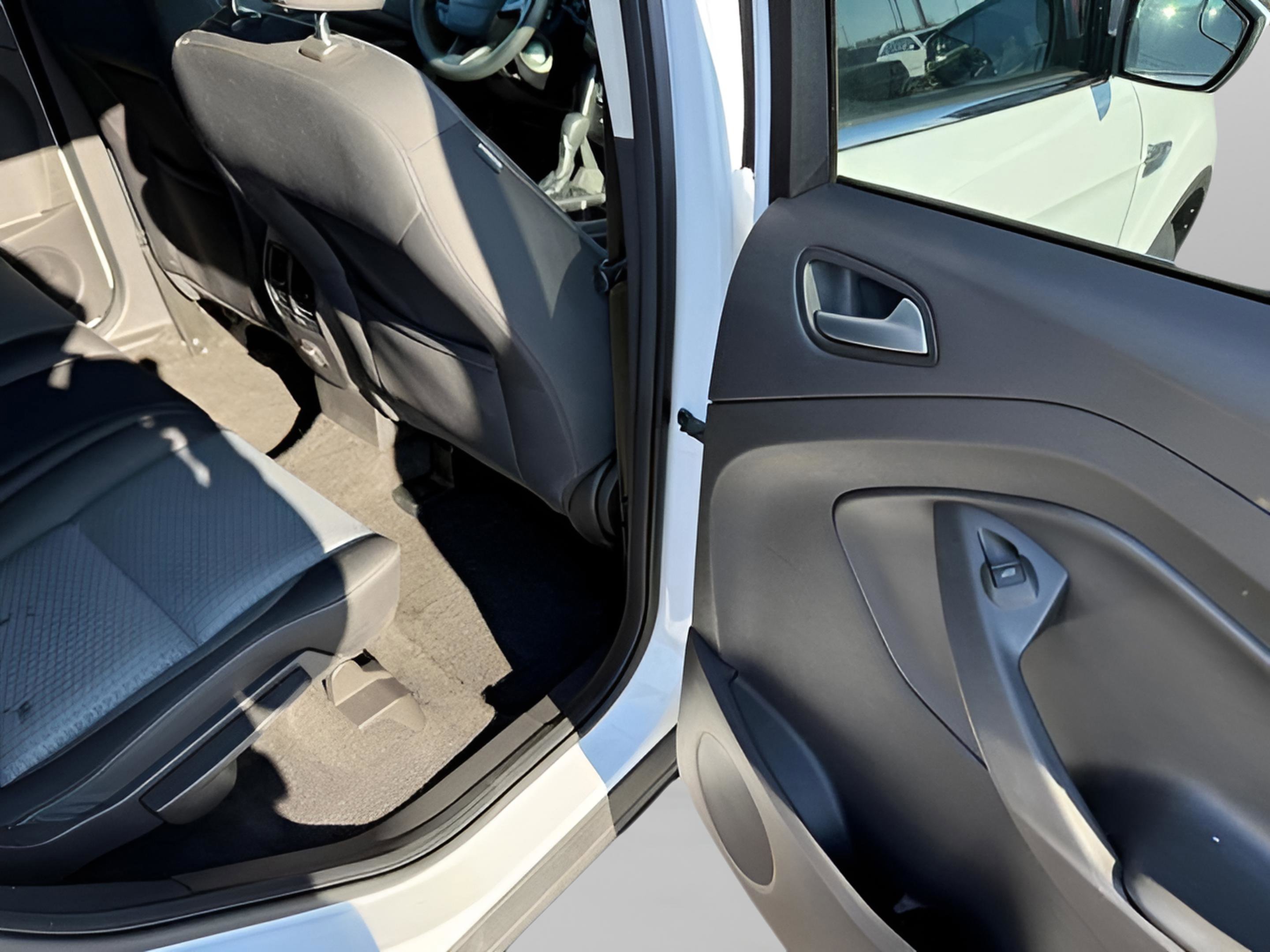 Used 2017 Ford Escape SE AWD/4WD image 10
