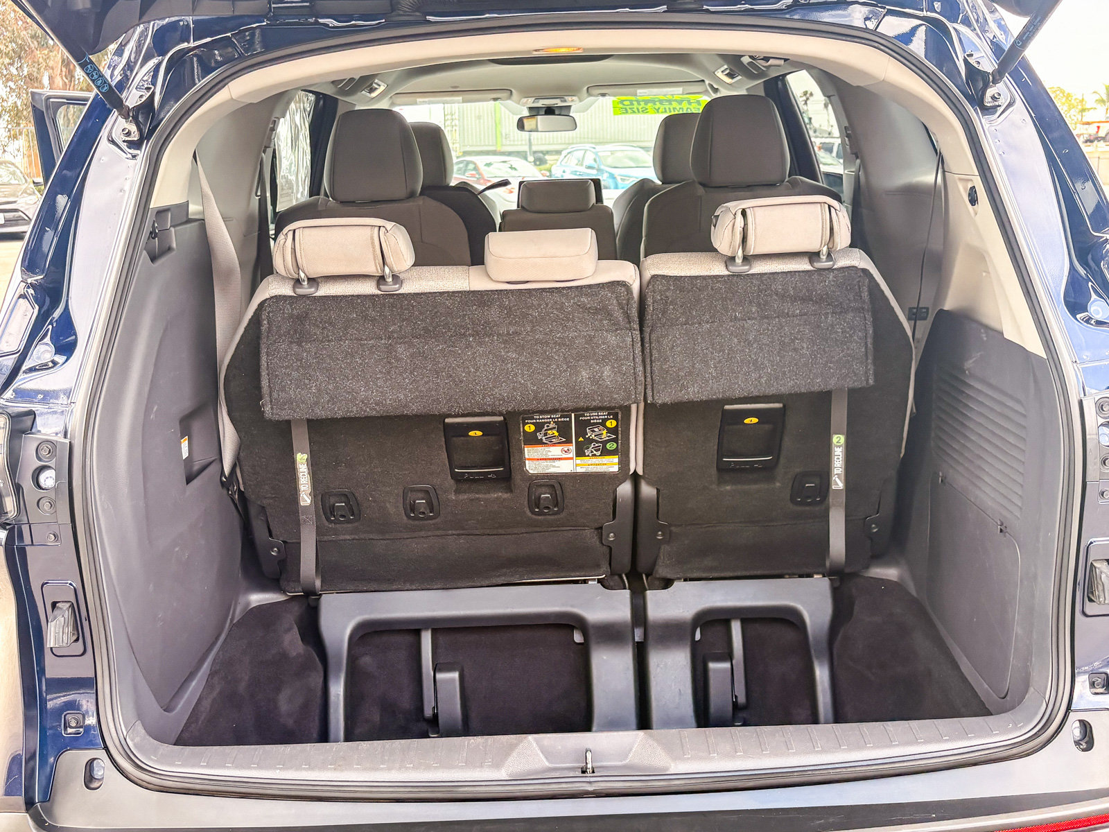 Used 2024 Toyota Sienna LE FWD image 24