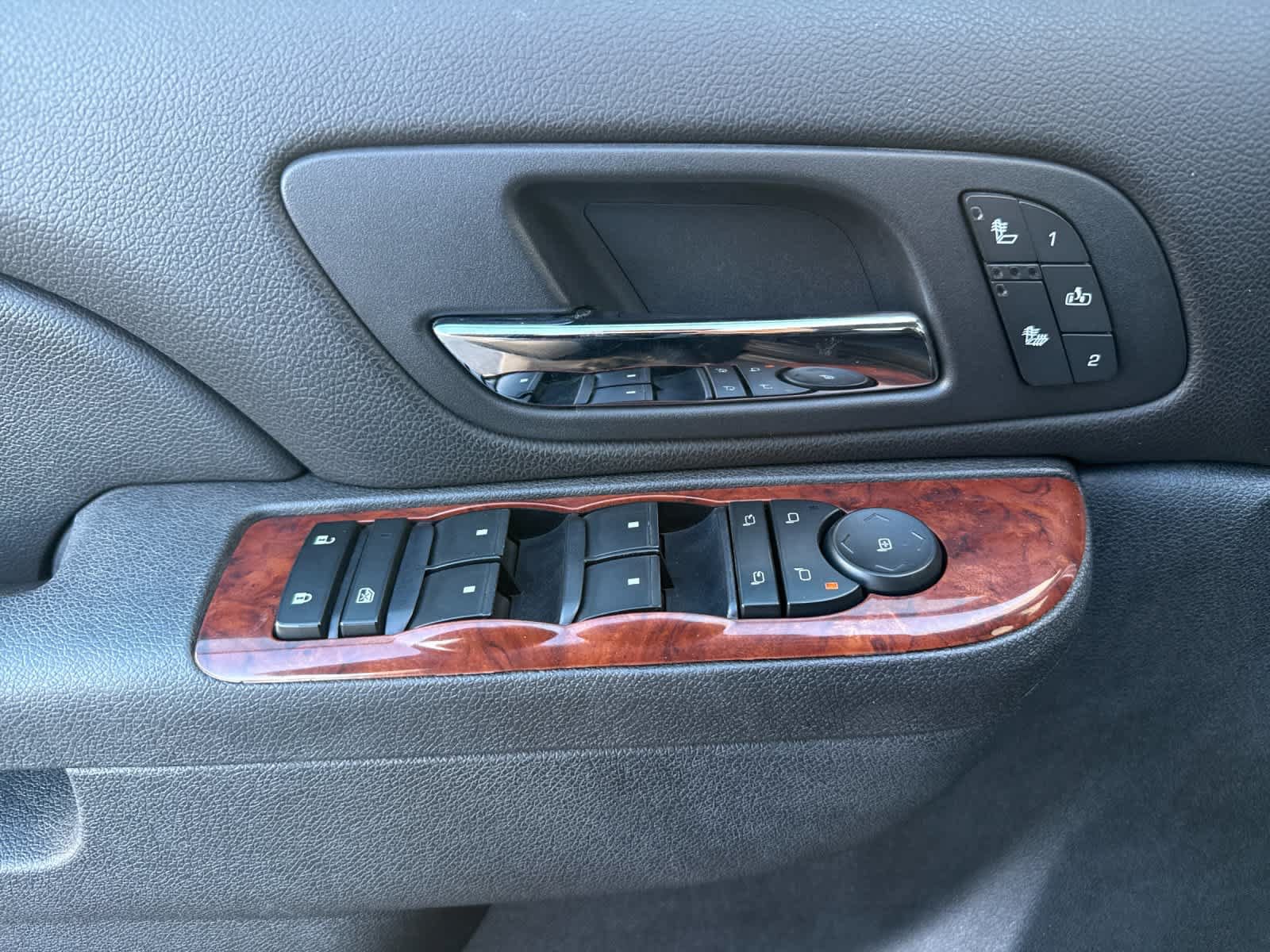 Used 2012 Chevrolet Avalanche LT AWD/4WD image 12