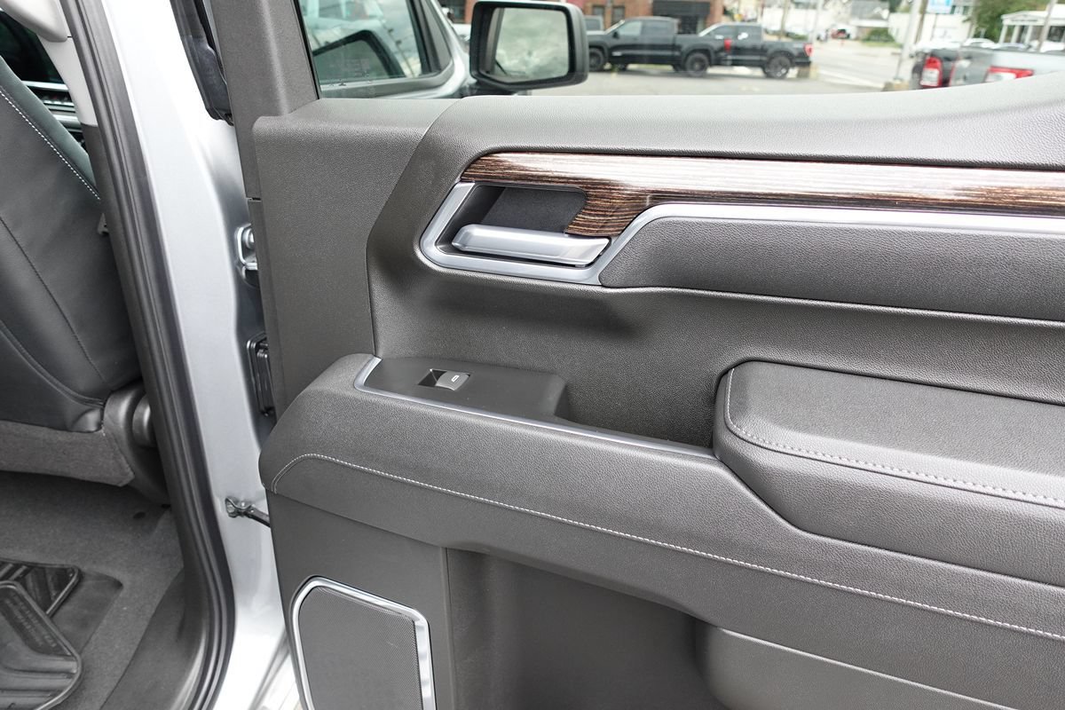 Used 2025 GMC Sierra 1500 Elevation AWD/4WD image 31