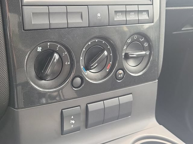 Used 2010 Ford Explorer Sport Trac XLT AWD/4WD image 19