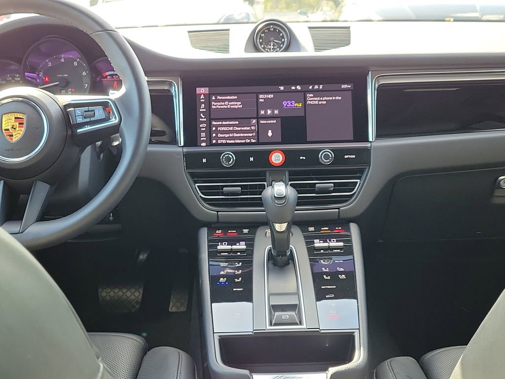 Certified 2025 Porsche Macan image 22