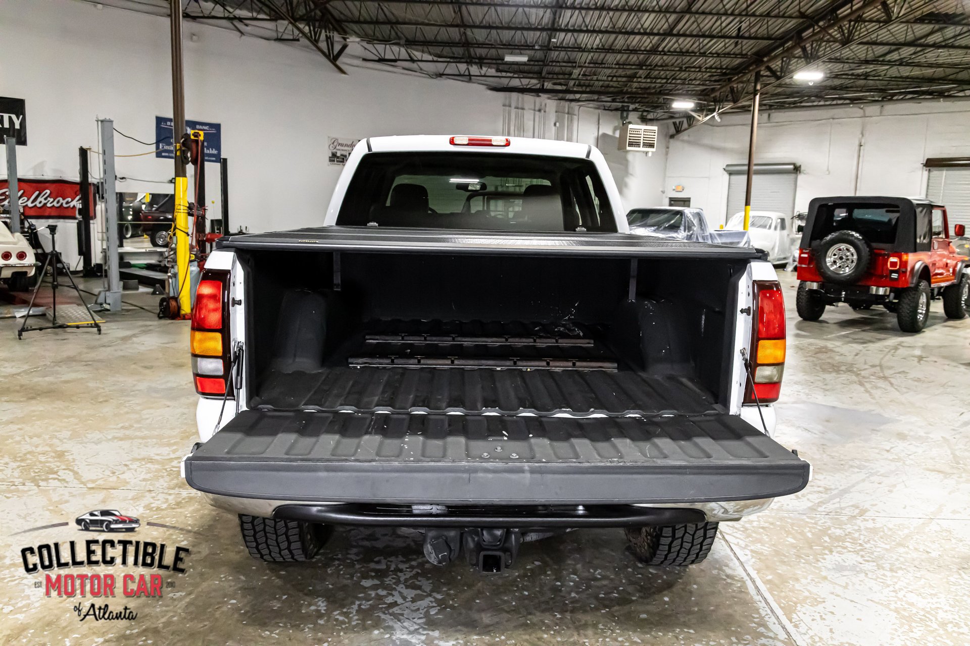 Used 2005 GMC Sierra 2500 SLT w/ Heavy-Duty Power Package AWD/4WD image 79