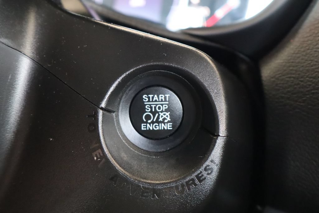 Used 2019 Jeep Renegade Latitude FWD image 23