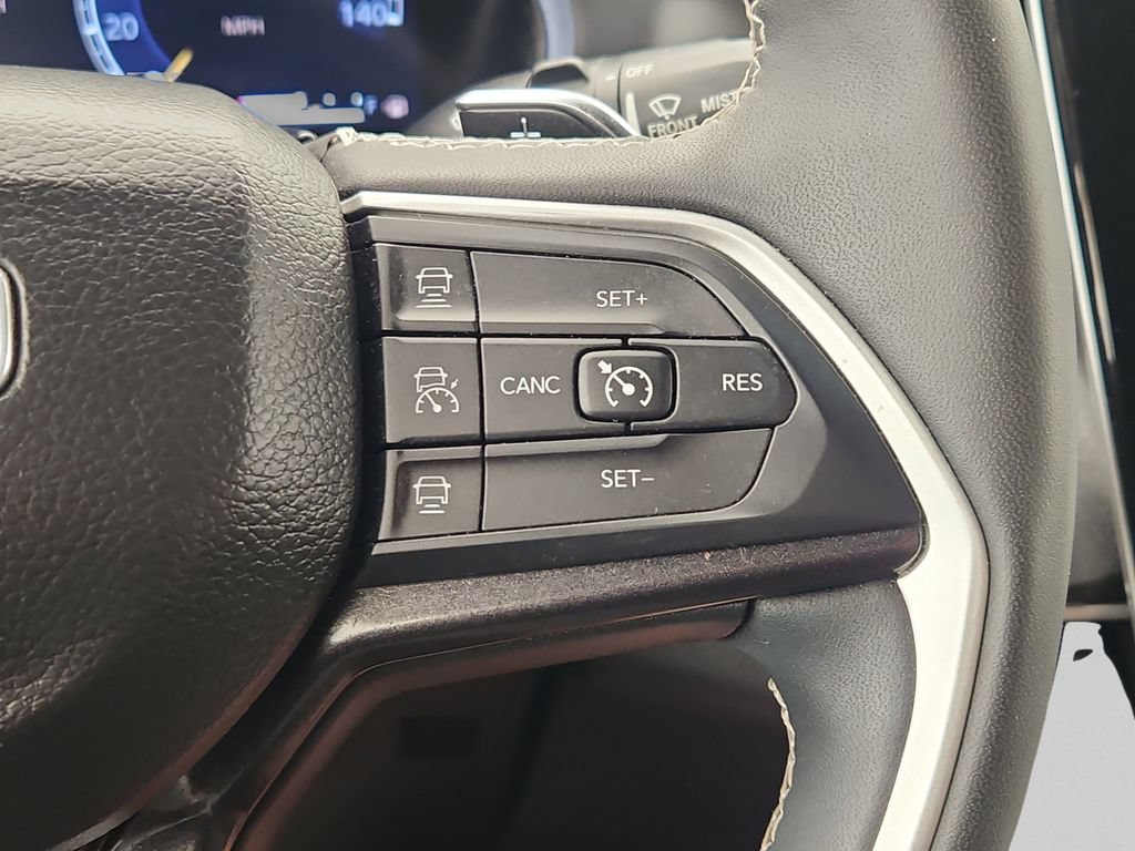 Used 2023 Jeep Grand Cherokee L Laredo AWD/4WD image 26