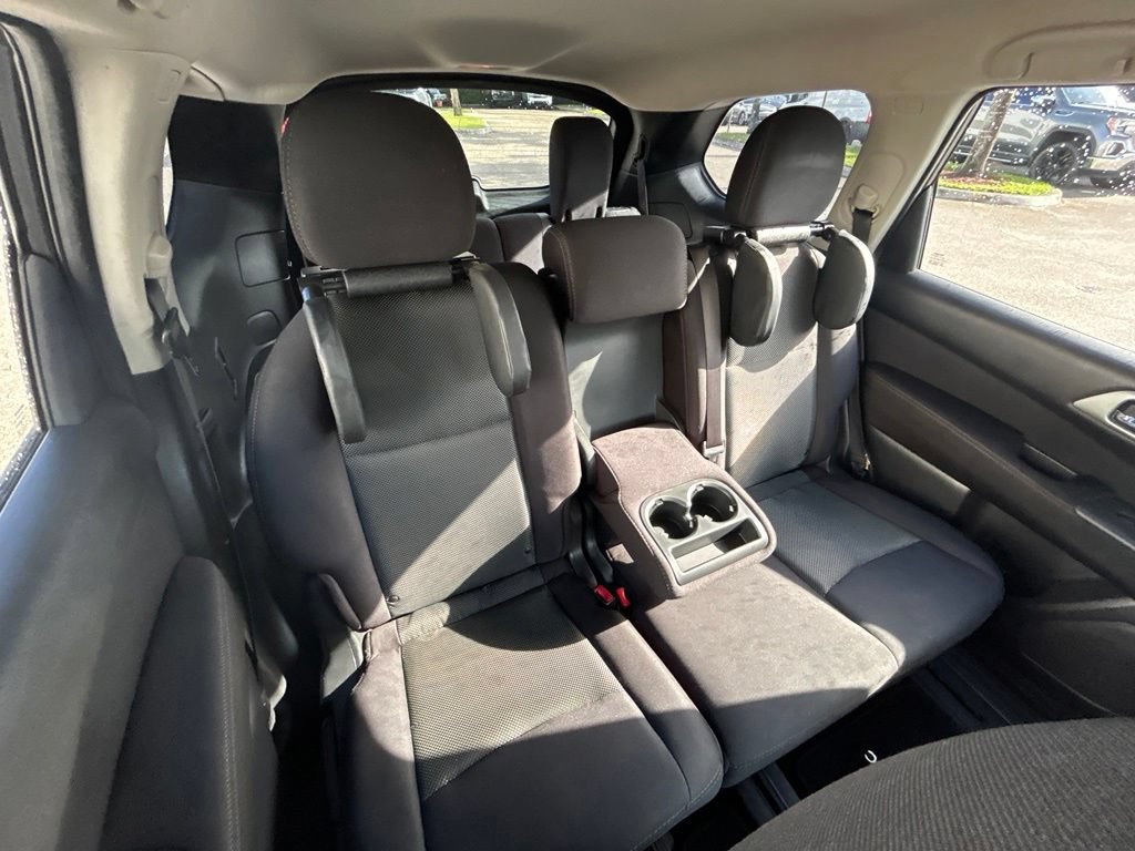 Used 2017 Nissan Pathfinder SV w/ Trailer Tow Package FWD image 29