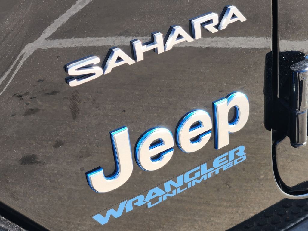 Used 2022 Jeep Wrangler Unlimited Sahara w/ Cold Weather Group image 11