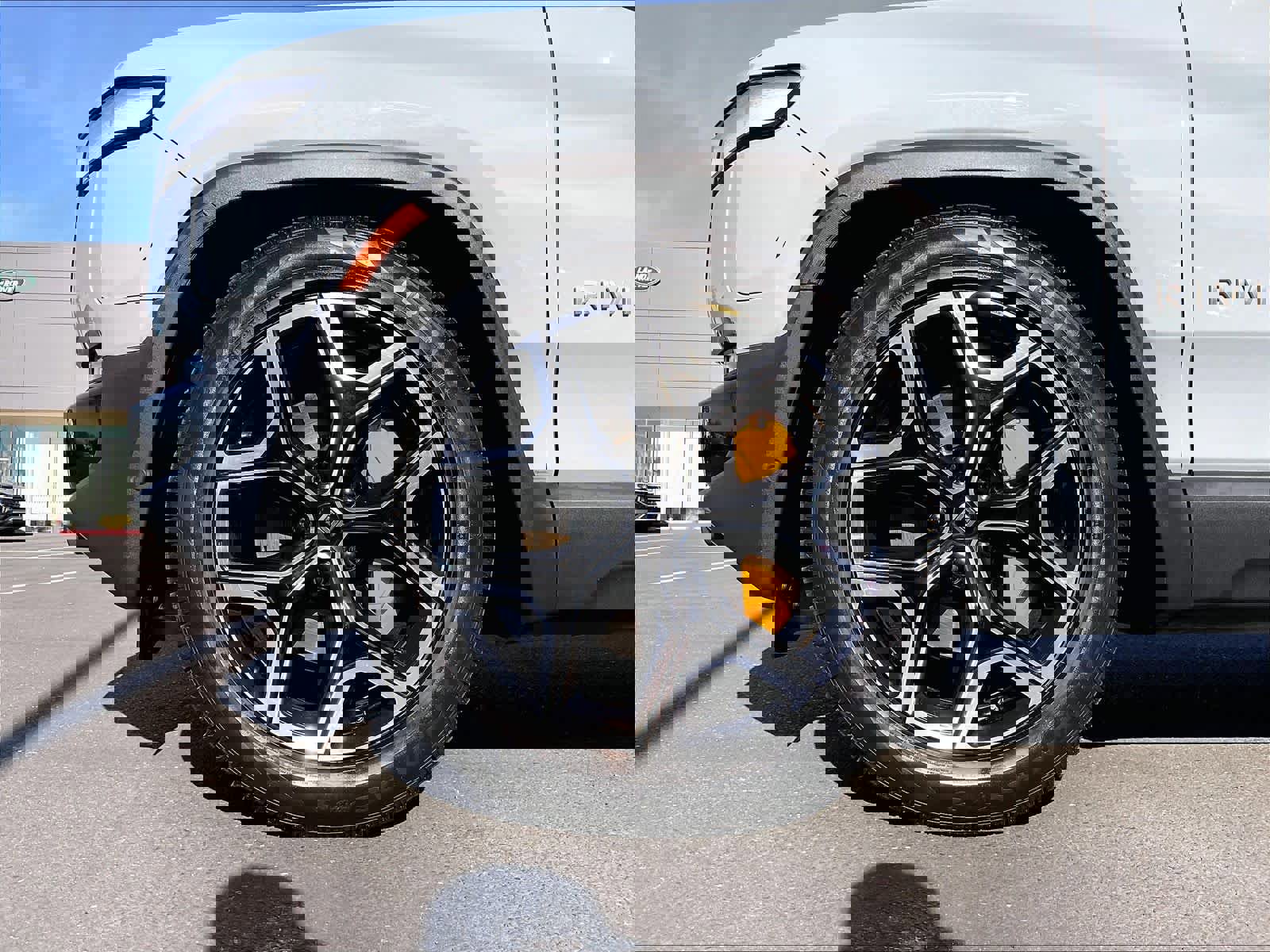 Used 2023 Rivian R1S Adventure image 11