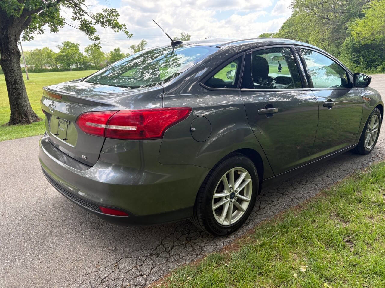 Used 2017 Ford Focus SE FWD image 8