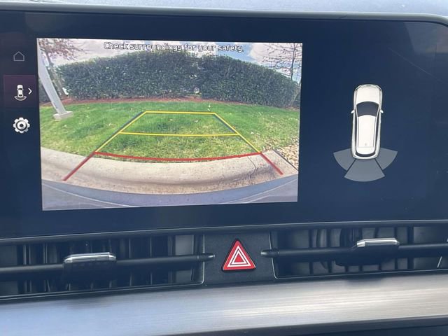 Used 2023 Kia Sportage EX image 4